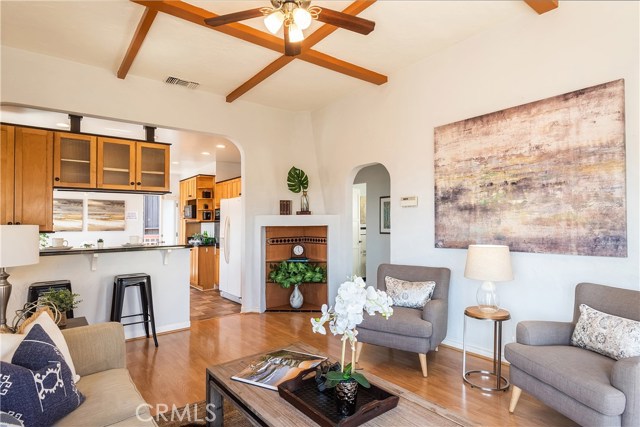 205 40th Street, Manhattan Beach, California 90266, 2 Bedrooms Bedrooms, ,1 BathroomBathrooms,Residential,Sold,40th,SB20076163