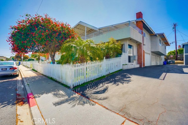 1102 Opal Street, Redondo Beach, California 90277, ,Residential Income,Sold,Opal,SB20117012