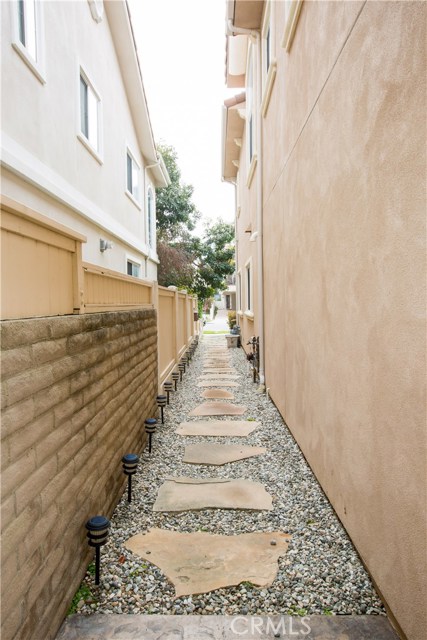 508 Lucia Avenue, Redondo Beach, California 90277, 4 Bedrooms Bedrooms, ,2 BathroomsBathrooms,Residential,Sold,Lucia,SB17079122