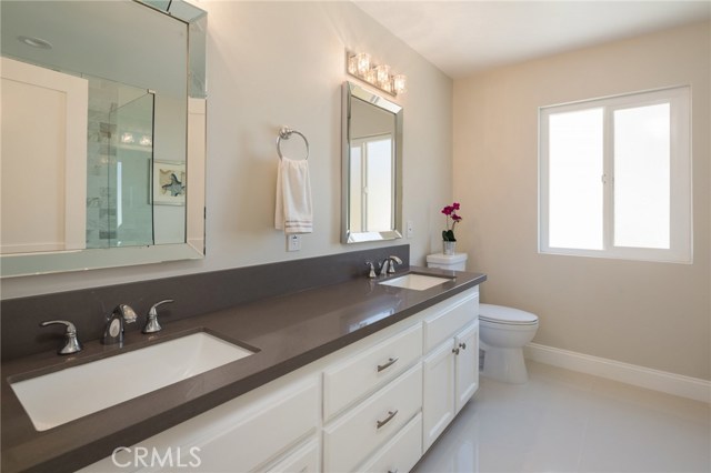 527 Maria Avenue, Redondo Beach, California 90277, 3 Bedrooms Bedrooms, ,2 BathroomsBathrooms,Residential,Sold,Maria,TR17109410