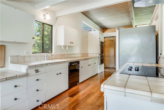 3 Thyme Place, Rancho Palos Verdes, California 90275, 4 Bedrooms Bedrooms, ,3 BathroomsBathrooms,Residential,Sold,Thyme,PV18179507