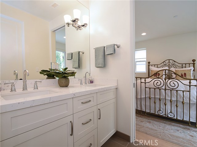 2606 Voorhees Avenue, Redondo Beach, California 90278, 3 Bedrooms Bedrooms, ,2 BathroomsBathrooms,Residential,Sold,Voorhees,SB19114138