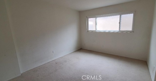Lower Unit South Bedroom