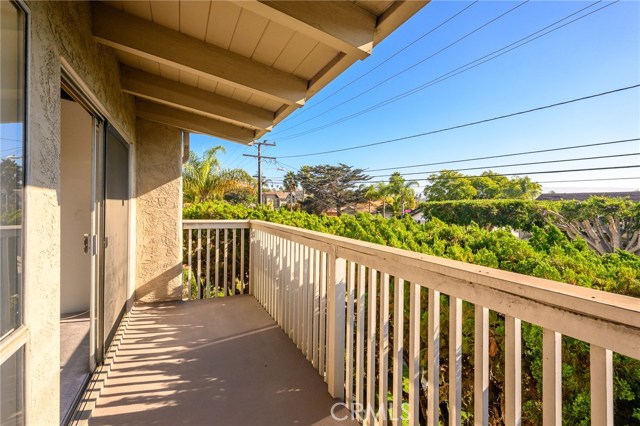 834 Lucia Avenue, Redondo Beach, California 90277, 2 Bedrooms Bedrooms, ,1 BathroomBathrooms,Residential,Sold,Lucia,SB19263239