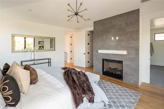 2400 John Street, Manhattan Beach, California 90266, 5 Bedrooms Bedrooms, ,2 BathroomsBathrooms,Residential,Sold,John,SB19208383