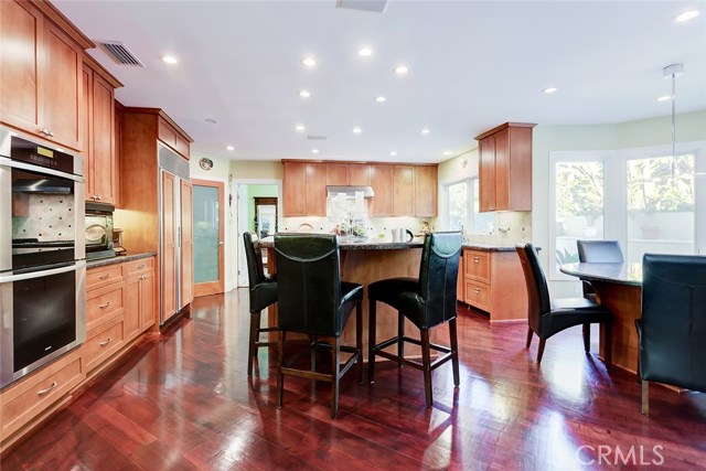 Large Kitchen with Island