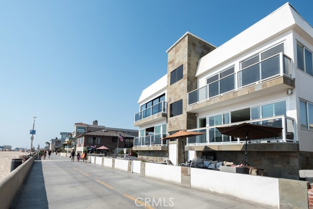 638 The Strand, Hermosa Beach, California 90254, 3 Bedrooms Bedrooms, ,2 BathroomsBathrooms,Residential,Sold,The Strand,SB17162847