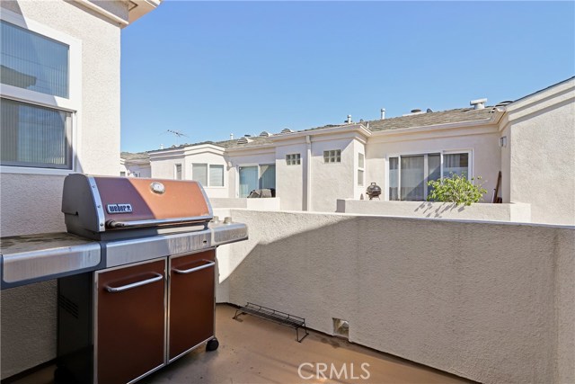 1525 Artesia Boulevard, Manhattan Beach, California 90266, 3 Bedrooms Bedrooms, ,2 BathroomsBathrooms,Residential,Sold,Artesia,SB18039961