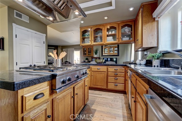 503 Anita Street, Redondo Beach, California 90278, 4 Bedrooms Bedrooms, ,4 BathroomsBathrooms,Residential,Sold,Anita,SB18269219