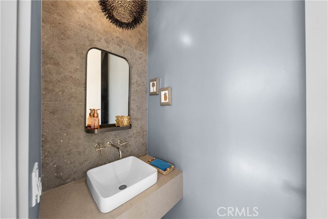 733 12th Street, Manhattan Beach, California 90266, 5 Bedrooms Bedrooms, ,6 BathroomsBathrooms,Residential,Sold,12th,SB21089898