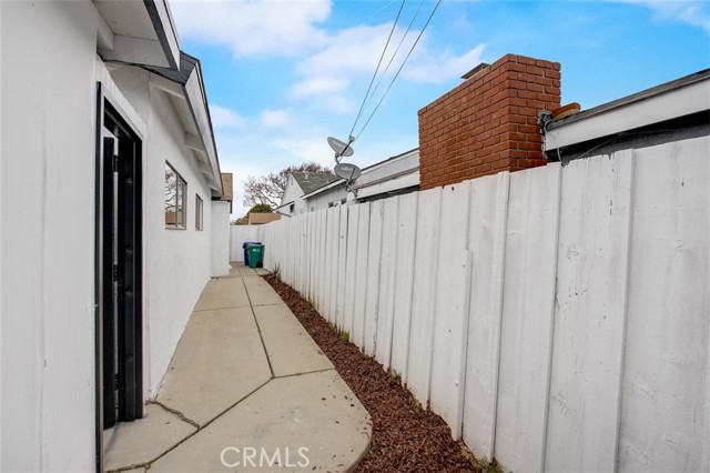 3 Bed Home for Sale in Hawthorne, California