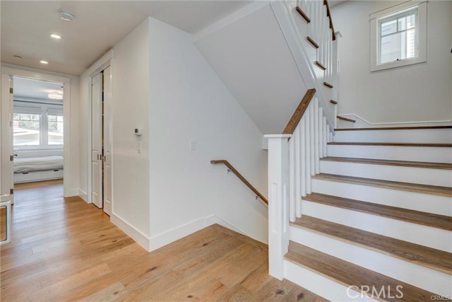548 Pine Street, Hermosa Beach, California 90254, 4 Bedrooms Bedrooms, ,3 BathroomsBathrooms,Residential,Sold,Pine,SB19142992