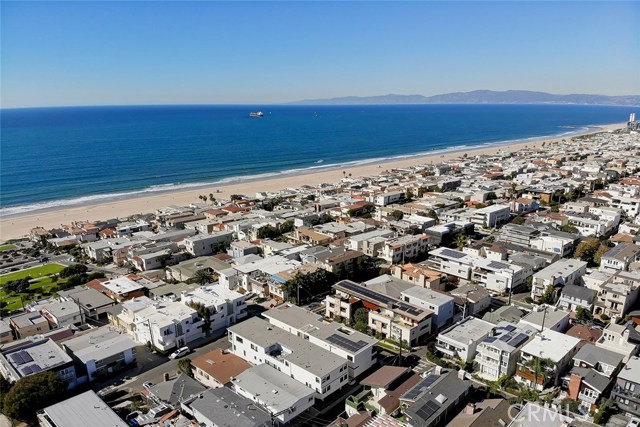 417 27th Street, Manhattan Beach, California 90266, 3 Bedrooms Bedrooms, ,1 BathroomBathrooms,Residential,Sold,27th,SB21023616