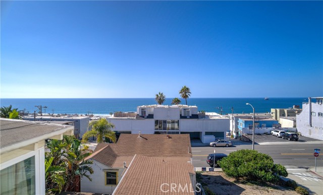 3905 Crest Drive, Manhattan Beach, California 90266, 4 Bedrooms Bedrooms, ,Residential,Sold,Crest,SB18266979