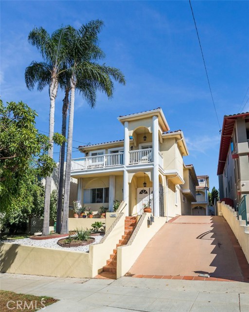 202 Lucia Avenue, Redondo Beach, California 90277, 4 Bedrooms Bedrooms, ,3 BathroomsBathrooms,Residential,Sold,Lucia,PV17247828