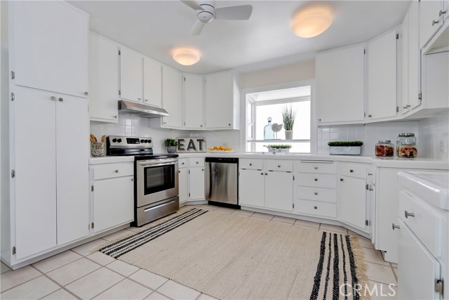 1221 Stanford Avenue, Redondo Beach, California 90278, 3 Bedrooms Bedrooms, ,2 BathroomsBathrooms,Residential,Sold,Stanford,SB19233175