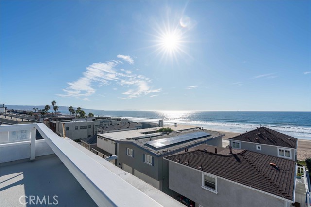 113 30th Place, Manhattan Beach, California 90266, 2 Bedrooms Bedrooms, ,2 BathroomsBathrooms,Residential,Sold,30th,SB21040269