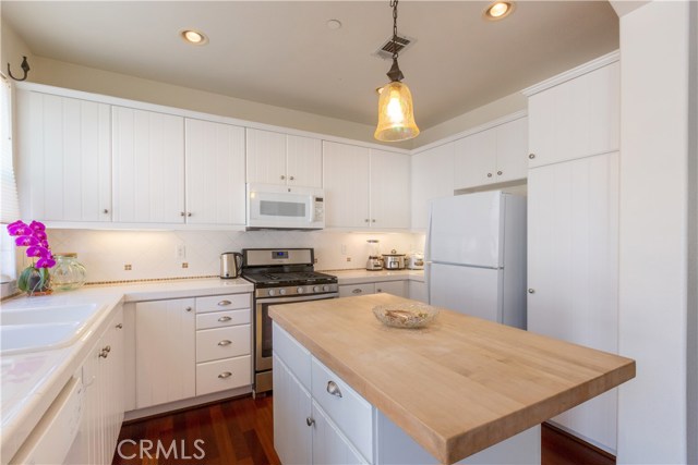 1800 Pacific Coast, Redondo Beach, California 90277, 4 Bedrooms Bedrooms, ,3 BathroomsBathrooms,Residential,Sold,Pacific Coast,PV20134664