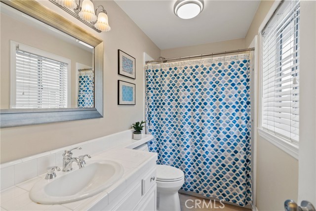 319 Emerald Street, Redondo Beach, California 90277, 2 Bedrooms Bedrooms, ,2 BathroomsBathrooms,Residential,Sold,Emerald,SB21122333