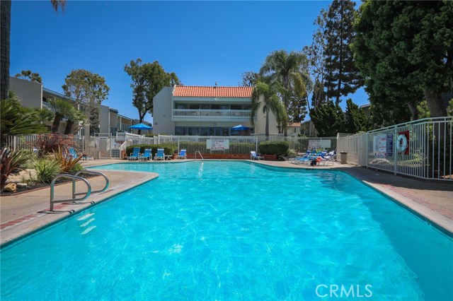 818 Camino Real, Redondo Beach, California 90277, 2 Bedrooms Bedrooms, ,1 BathroomBathrooms,Residential,Sold,Camino Real,SB18203609