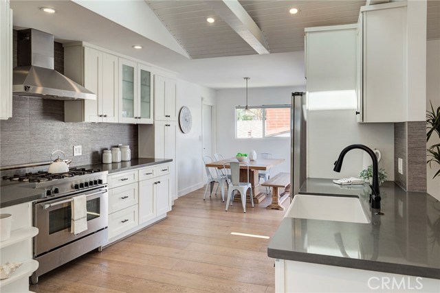 3528 Maple Avenue, Manhattan Beach, California 90266, 3 Bedrooms Bedrooms, ,2 BathroomsBathrooms,Residential,Sold,Maple,SB18217502