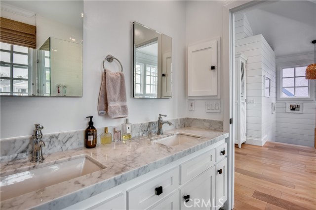 552 3rd Street, Manhattan Beach, California 90266, 3 Bedrooms Bedrooms, ,1 BathroomBathrooms,Residential,Sold,3rd,SB21099557