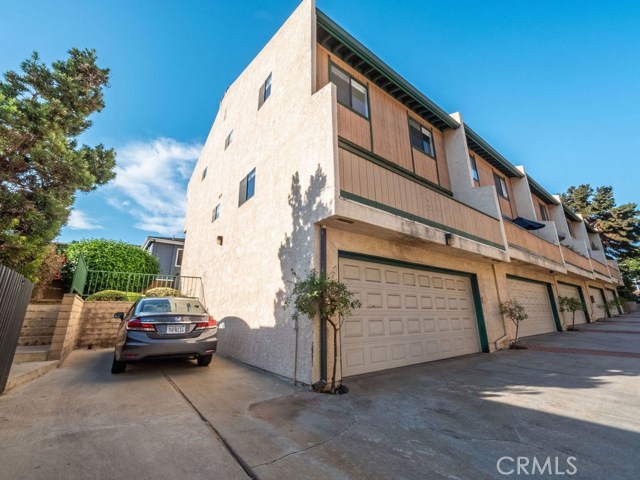 Guest parking space for complex