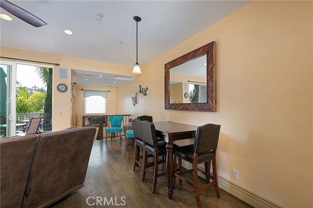 615 Pacific Coast, Redondo Beach, California 90277, 3 Bedrooms Bedrooms, ,3 BathroomsBathrooms,Residential,Sold,Pacific Coast,SB20095502