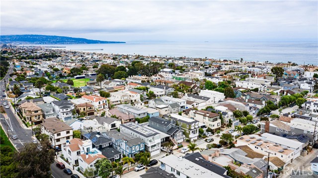 552 3rd Street, Manhattan Beach, California 90266, 3 Bedrooms Bedrooms, ,1 BathroomBathrooms,Residential,Sold,3rd,SB21099557