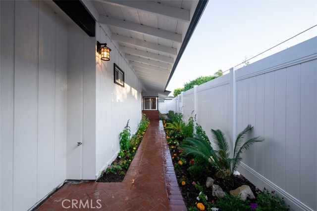 70 Rockinghorse Road, Rancho Palos Verdes, California 90275, 4 Bedrooms Bedrooms, ,3 BathroomsBathrooms,Residential,Sold,Rockinghorse,NP18103625