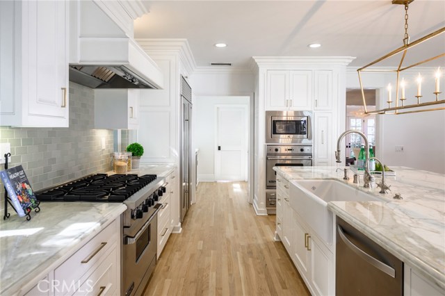 742 27th Street, Manhattan Beach, California 90266, 4 Bedrooms Bedrooms, ,3 BathroomsBathrooms,Residential,Sold,27th,SB19194302