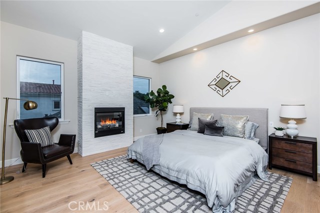 105 Juanita Avenue, Redondo Beach, California 90277, 4 Bedrooms Bedrooms, ,3 BathroomsBathrooms,Residential,Sold,Juanita,SB17254045