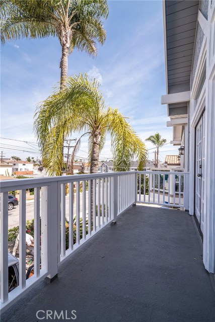 1109 Stanford Avenue, Redondo Beach, California 90278, 3 Bedrooms Bedrooms, ,2 BathroomsBathrooms,Residential,Sold,Stanford,SB17089167