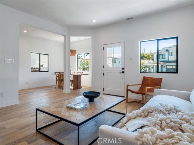 1131 19th Street, Hermosa Beach, California 90254, 2 Bedrooms Bedrooms, ,1 BathroomBathrooms,Residential,Sold,19th,SB20249422
