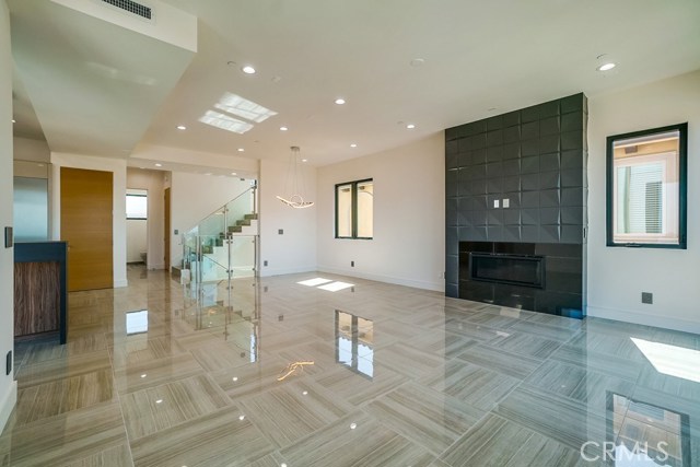 521 Helberta Avenue, Redondo Beach, California 90277, 4 Bedrooms Bedrooms, ,3 BathroomsBathrooms,Residential,Sold,Helberta,SB19088015