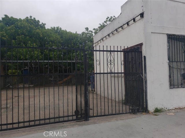 1 Bed Home for Sale in Los Angeles, California