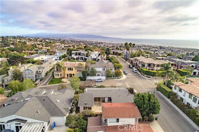 837 9th Street, Manhattan Beach, California 90266, 3 Bedrooms Bedrooms, ,2 BathroomsBathrooms,Residential,Sold,9th,SB18235489