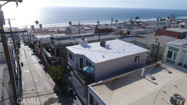 213 Seaview Street, Manhattan Beach, California 90266, 4 Bedrooms Bedrooms, ,3 BathroomsBathrooms,Residential,Sold,Seaview,SB19227675