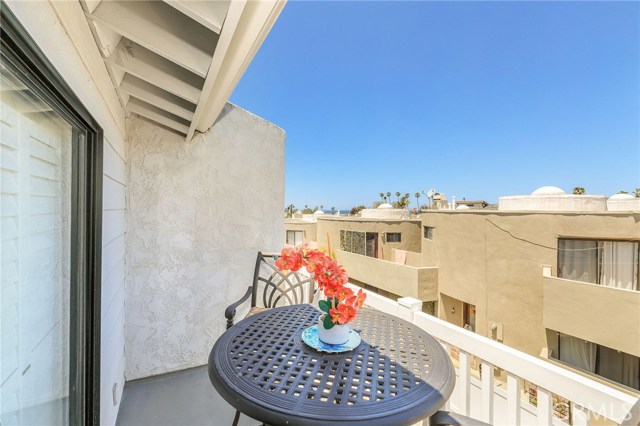 606 Guadalupe Avenue, Redondo Beach, California 90277, 2 Bedrooms Bedrooms, ,2 BathroomsBathrooms,Residential,Sold,Guadalupe,SB19124335