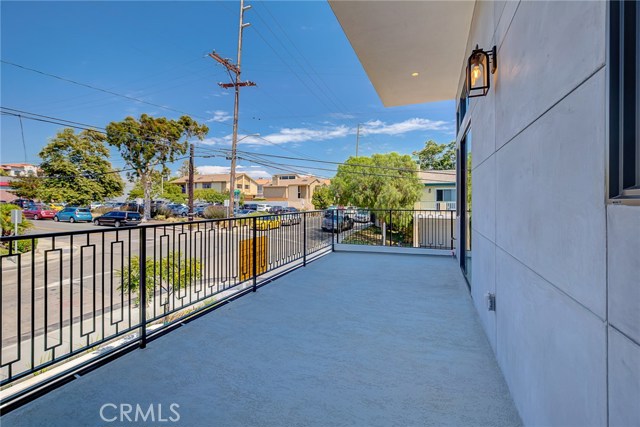 1922 Vanderbilt Lane, Redondo Beach, California 90278, 5 Bedrooms Bedrooms, ,5 BathroomsBathrooms,Residential,Sold,Vanderbilt,PV19214347