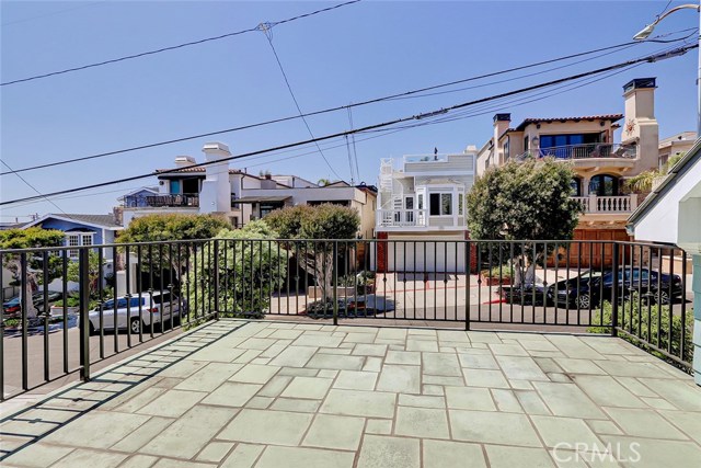 expansive patio showcasing all the new homes in the area
