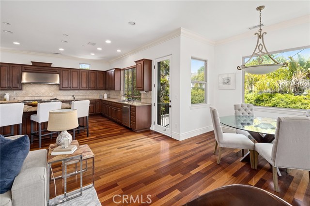 556 Helberta Avenue, Redondo Beach, California 90277, 4 Bedrooms Bedrooms, ,3 BathroomsBathrooms,Residential,Sold,Helberta,SB20115662