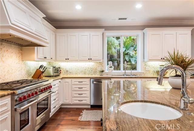 848 12th Court, Manhattan Beach, California 90266, 4 Bedrooms Bedrooms, ,4 BathroomsBathrooms,Residential,Sold,12th,SB18247758