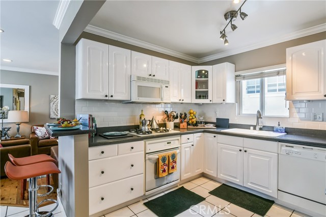 1619 Lomax Lane, Redondo Beach, California 90278, 3 Bedrooms Bedrooms, ,1 BathroomBathrooms,Residential,Sold,Lomax,PV19059758