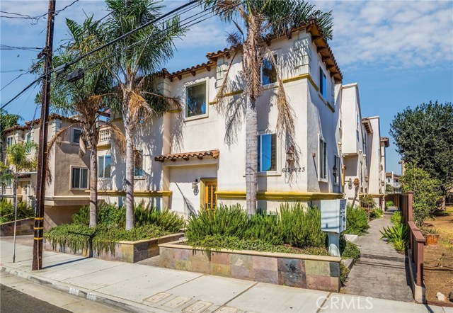 613 1st Place, Hermosa Beach, California 90254, 4 Bedrooms Bedrooms, ,2 BathroomsBathrooms,Residential,Sold,1st,PV19008292