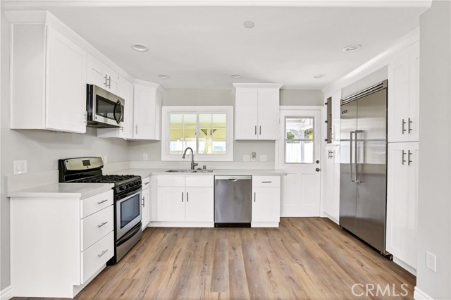 1151 Meadows Avenue, Manhattan Beach, California 90266, 4 Bedrooms Bedrooms, ,3 BathroomsBathrooms,Residential,Sold,Meadows,OC21050885