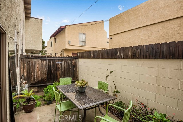 1817 Marshallfield Lane, Redondo Beach, California 90278, 2 Bedrooms Bedrooms, ,1 BathroomBathrooms,Residential,Sold,Marshallfield,PV19025595