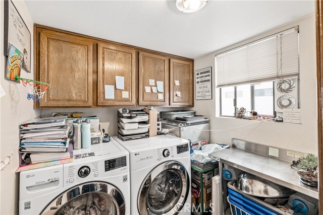 Extra large laundry room off the kitchen