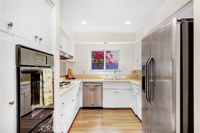 1915 Santa Rena Drive, Rancho Palos Verdes, California 90275, 4 Bedrooms Bedrooms, ,1 BathroomBathrooms,Residential,Sold,Santa Rena,PV21077963