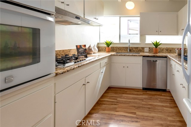 852 18th, Manhattan Beach, California 90266, 4 Bedrooms Bedrooms, ,1 BathroomBathrooms,Residential,Sold,18th,SB20139694